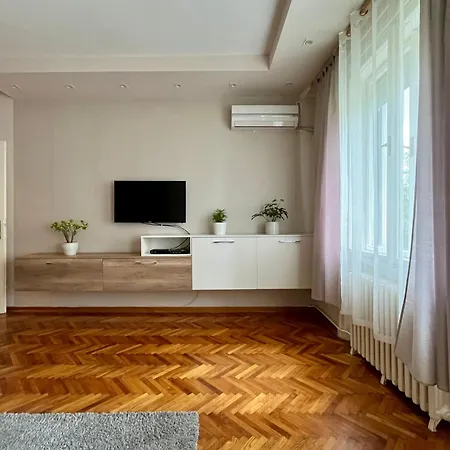 Central Apartment Close To Everything Novi Sad Exterior photo