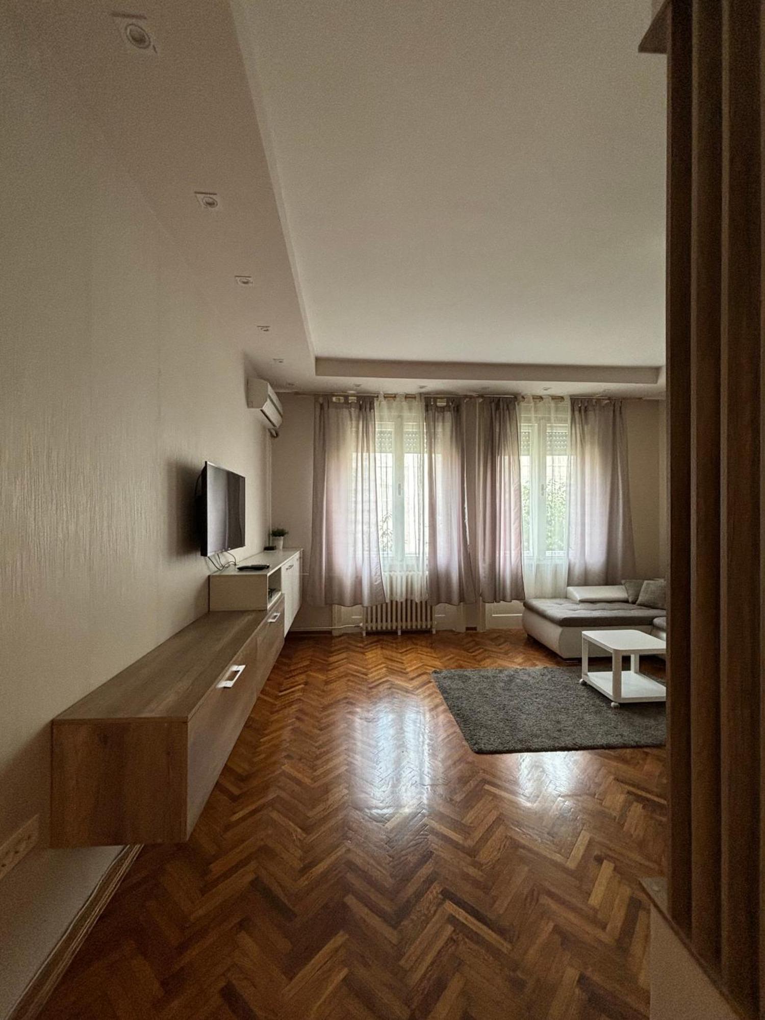 Apartment Close To Everything